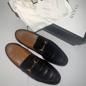 GUCCI JORDAAN Leather Loafer